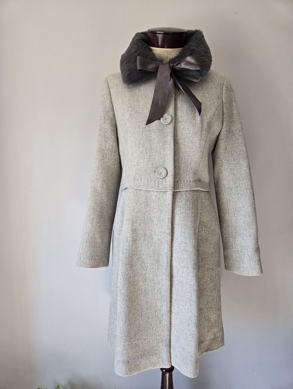 BCBG Light Gray Wool Coat With Removable Rabbit Fur Collar And Ribbon. Size M
